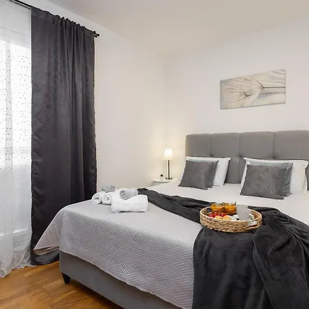 Sunset Ridge Apartment Podstrana