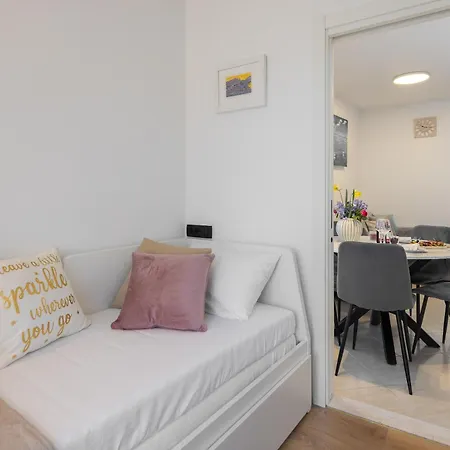 Sunset Ridge Apartment Podstrana